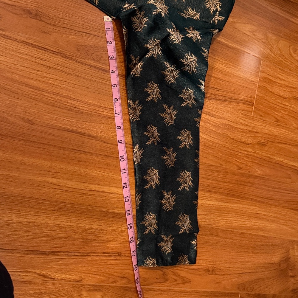 Elegant green and Gold Kurta, Size 36 - Picture 11 of 16